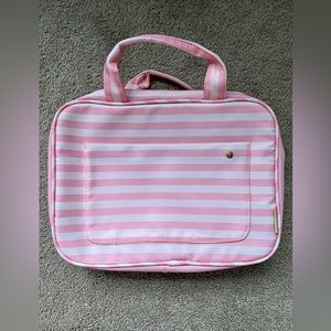 Travel cosmetic case